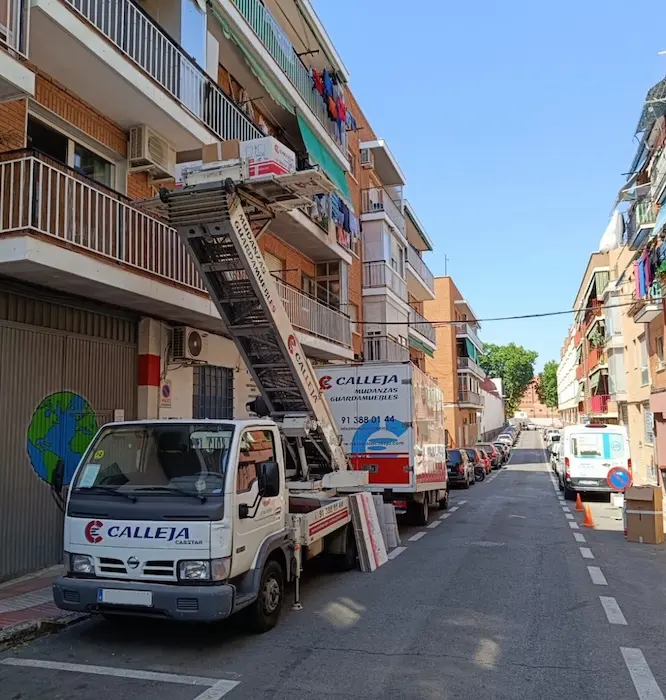 mudanzas en calles estrechas en madrid