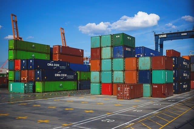 contenedores de mercancias para transporte internacional