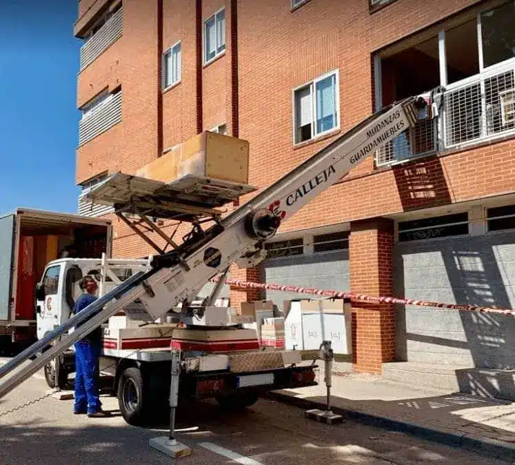 mudanzas con plataformas elevadoras en san fernando de henares